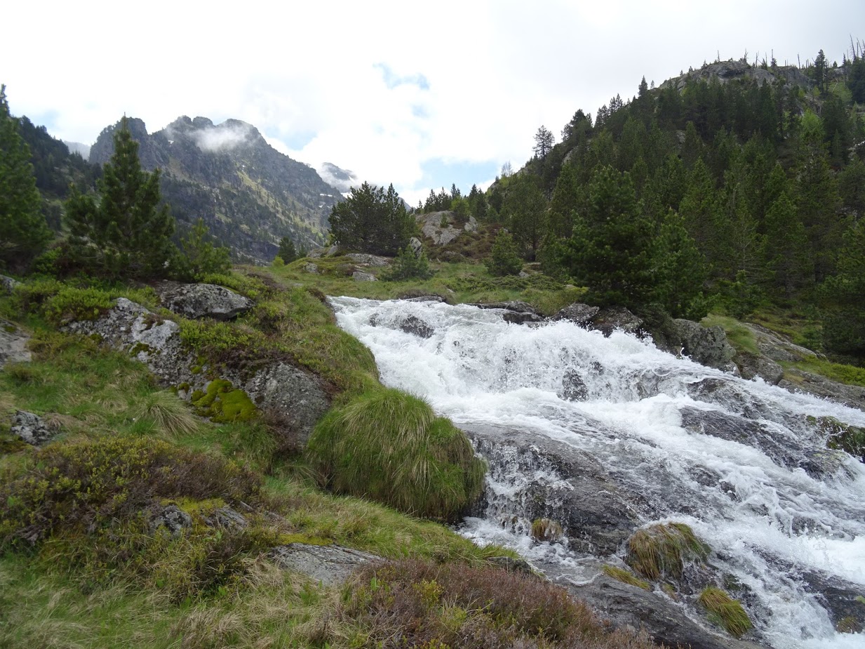 Col d'Aychade à gauche de la crête