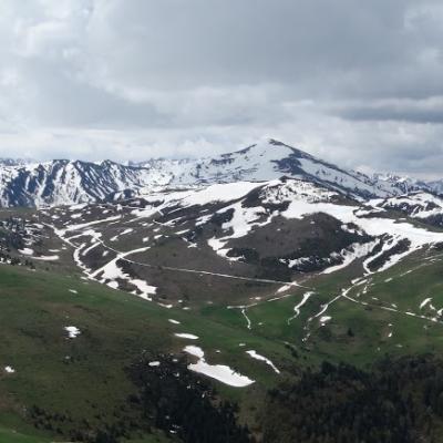 Pic du Tarbésou au centre