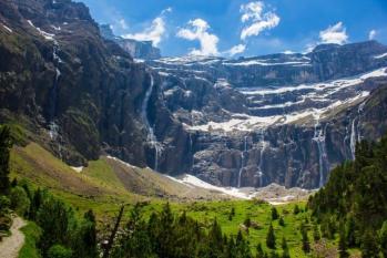 Gavarnie pyrenees cascades 755x504